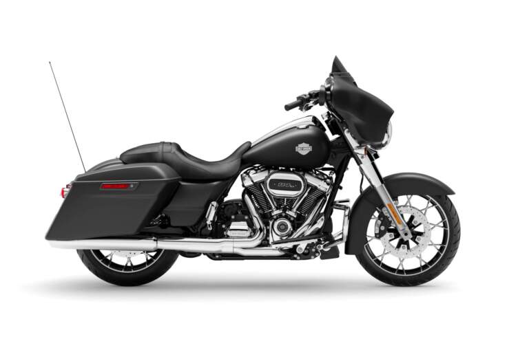 Das Bild zeigt ein schwarzes Harley-Davidson Street Glide Special 2022 Motorrad im Seitenprofil.