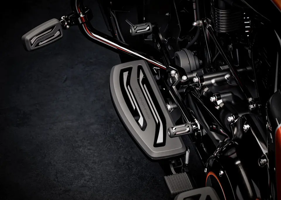 Harley-Davidson 2026 CVO Street Glide 3 Fußrasten-Detail.