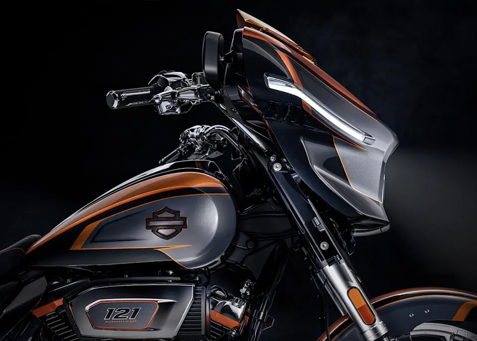 2026 Harley-Davidson CVO Street Glide in Beauty-Farbgestaltung.