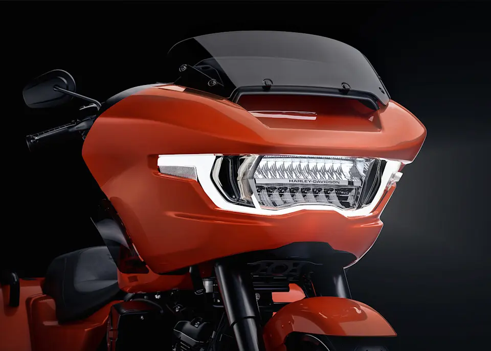 Harley-Davidson 2026 Road Glide 3 mit schöner Beleuchtung.