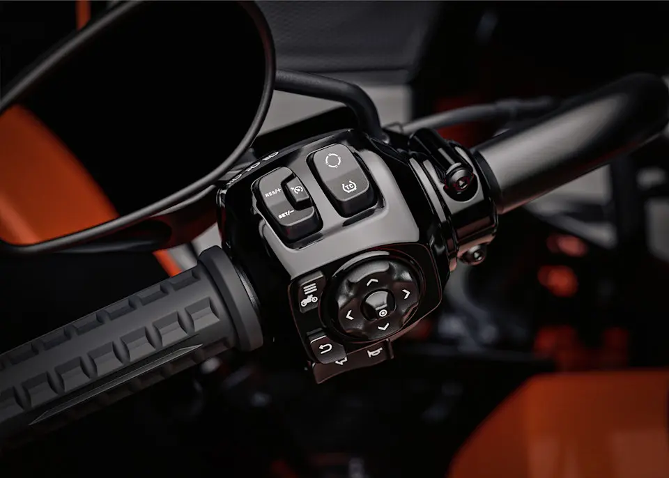 Steuerungselemente der Harley-Davidson Road Glide 2026.