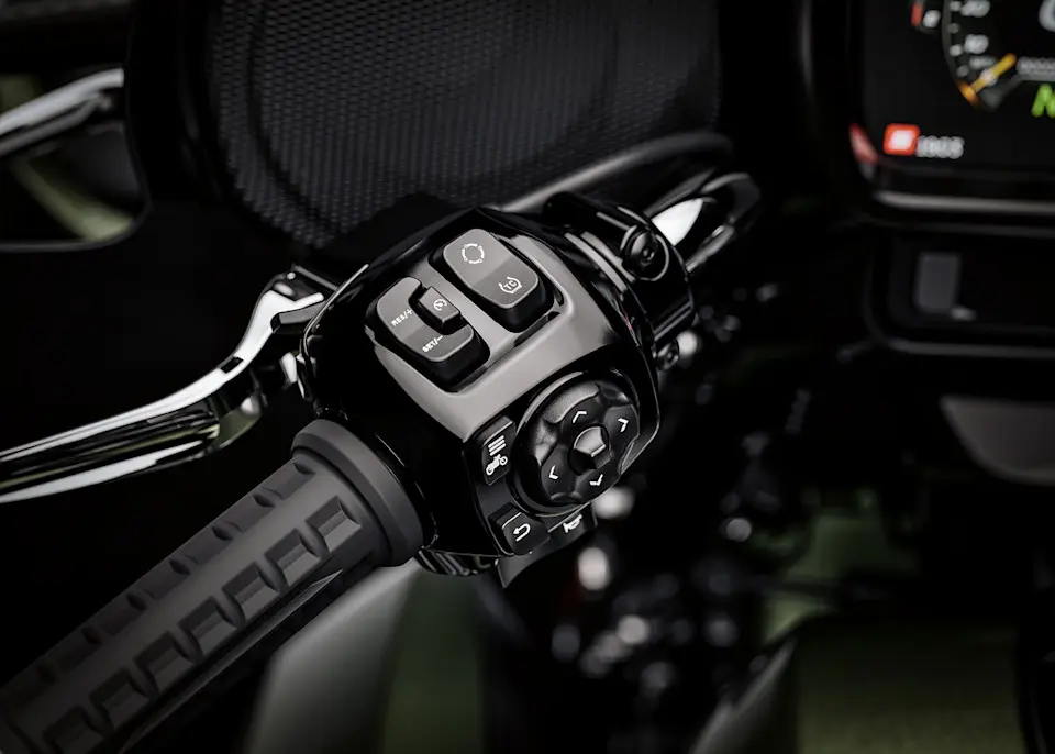Harley-Davidson Street Glide 3: Sicherheits-Features am Lenker.