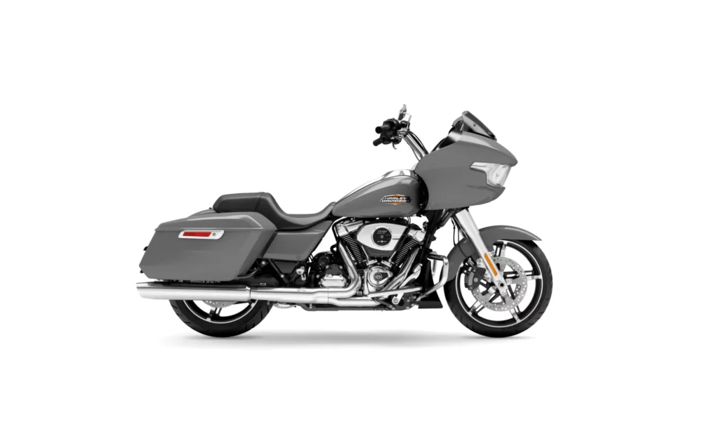 Die Harley-Davidson Road Glide 2025 in der Farbe Billiard Gray mit chromfarbenen Akzenten im Seitenprofil.